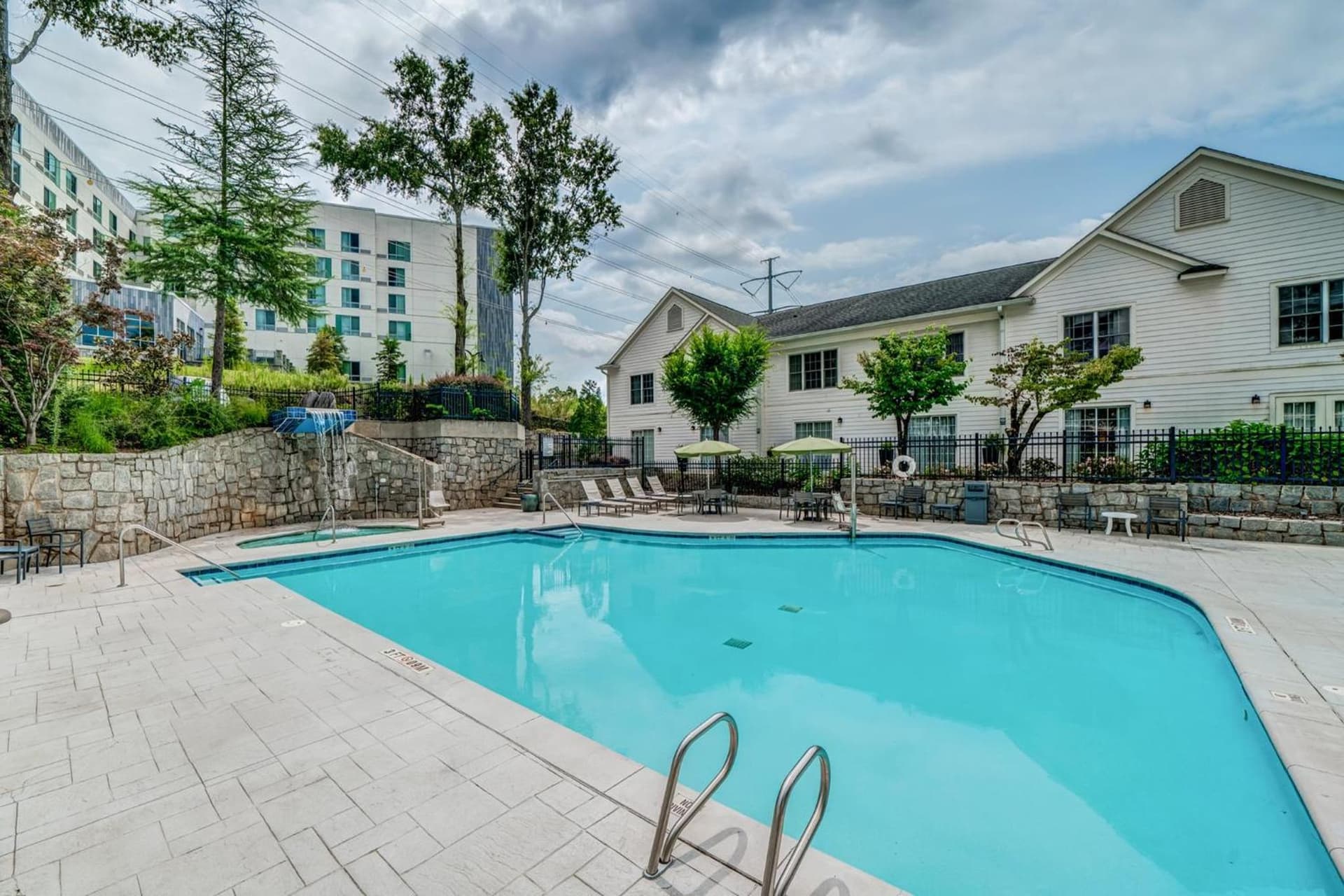 Hotel Indigo Atlanta-Vinings Ballpark Area by IHG