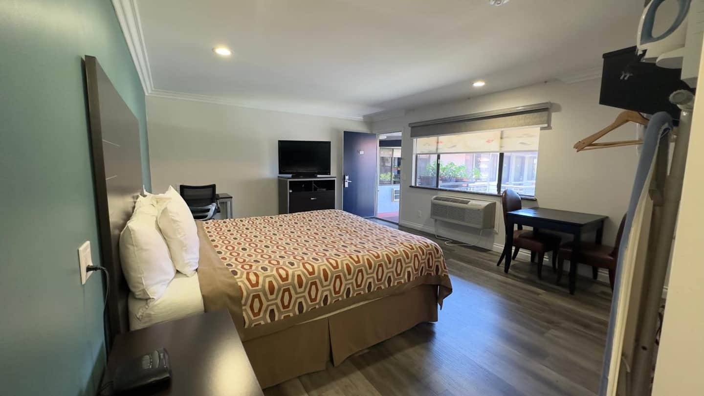 Garden Inn & Suites