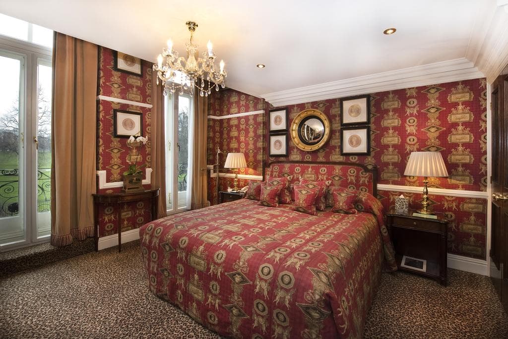 The Milestone Hotel & Residences