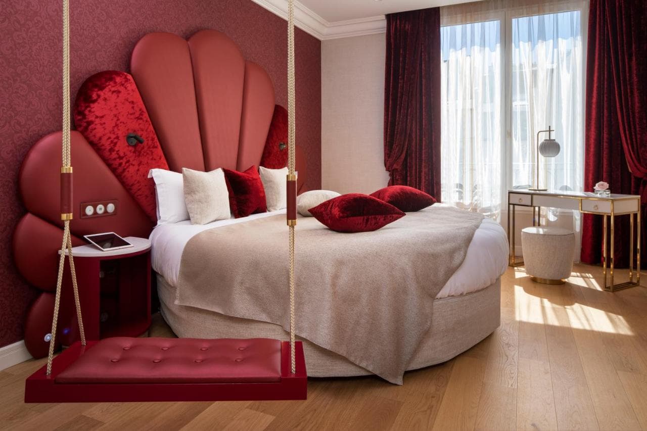Love Hotel